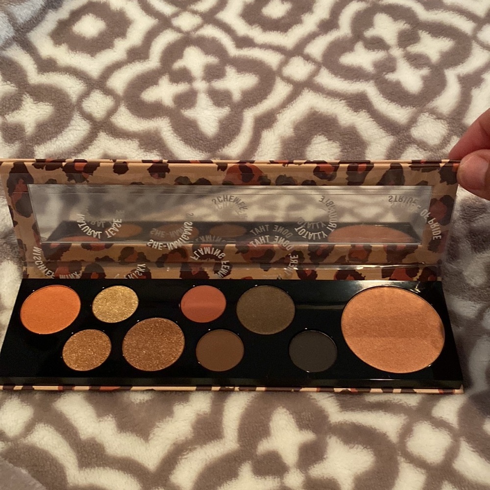 Mac Mischief Minx Eye Shadows NEW - Picture 3 of 4